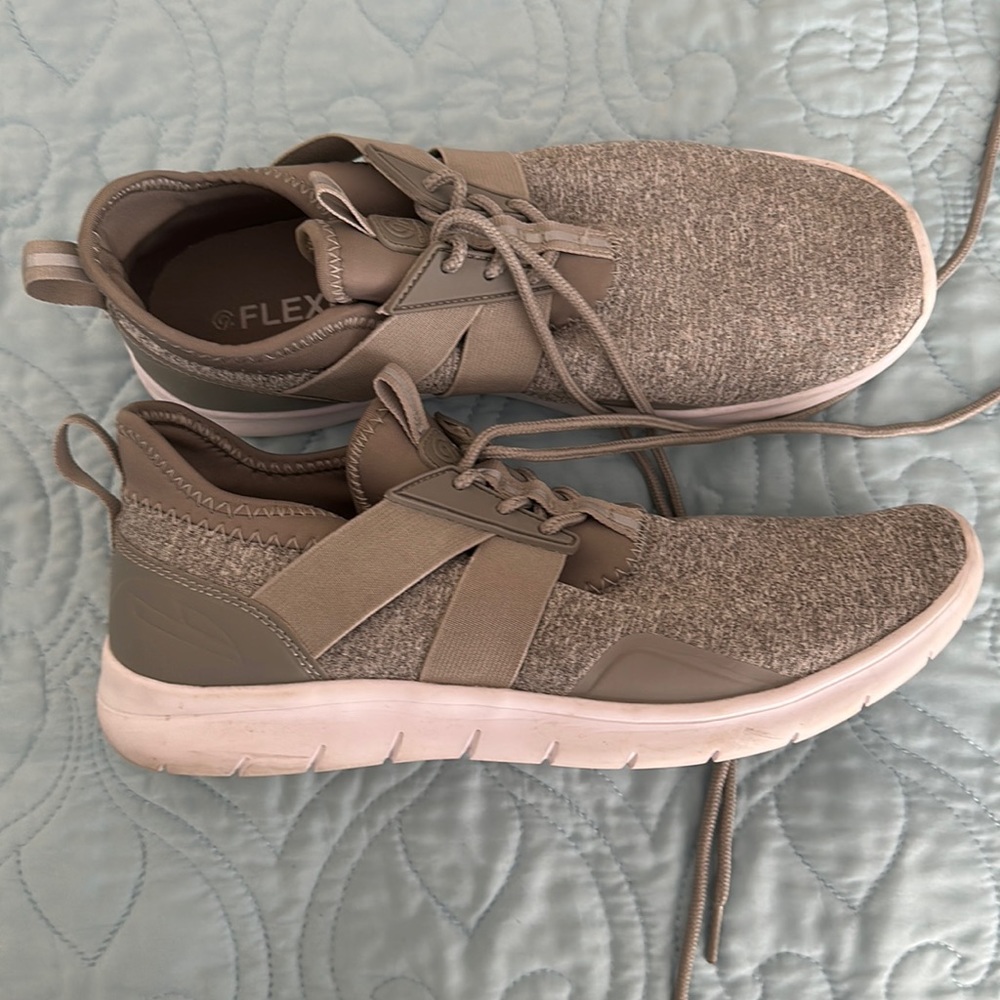 Gray lightweight athletic shoes